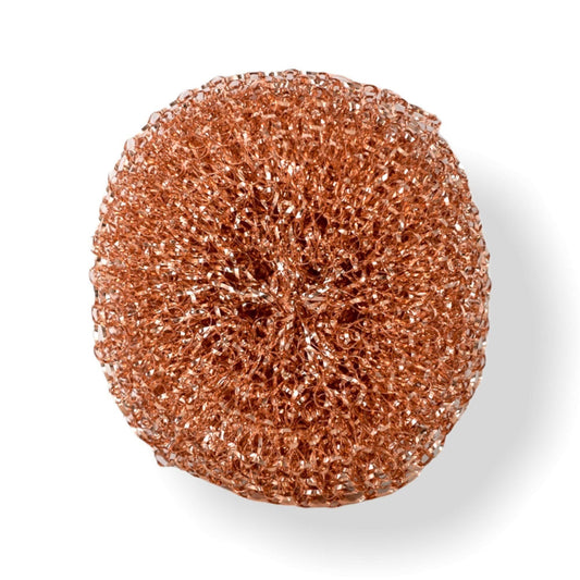 Nahaufnahme eines einzelnen Kupferschwamms aus Kupferfäden, rund von oben