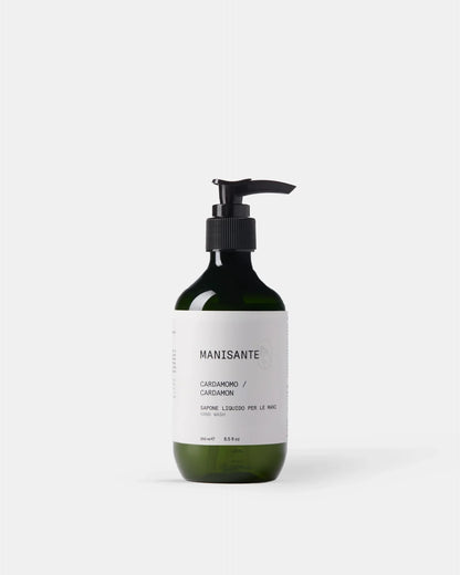 Manisante Vegane Handseife Kardamom im Pumpspender vor hellem Hintergrund