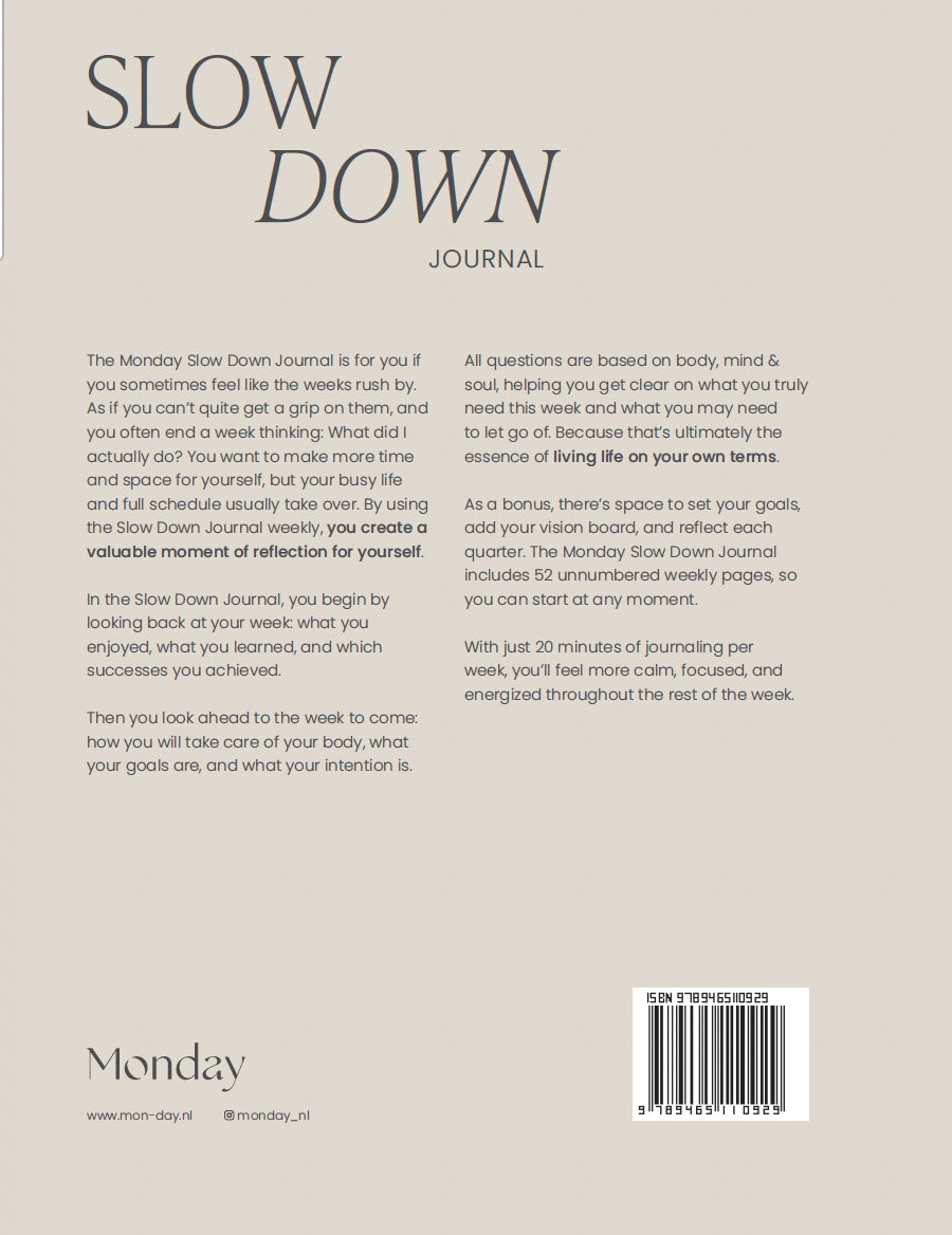 Slow Down Journal aufgeschlagen mit Platz für Vision Board und Quartalsreflexion