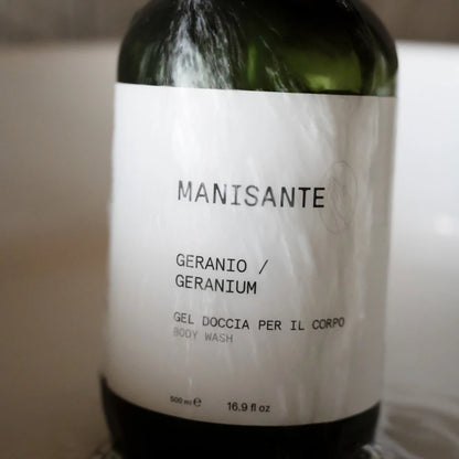 Nahaufnahme des Etiketts vom Manisante Duschgel Geranie 500 ml